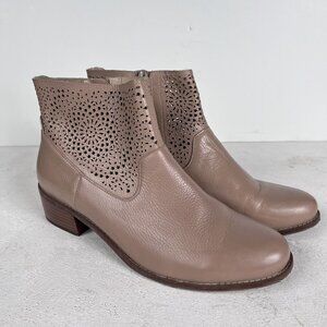 Vionic Luciana Perforated Dreamcatcher Chunky Ankle Heel Womens 10